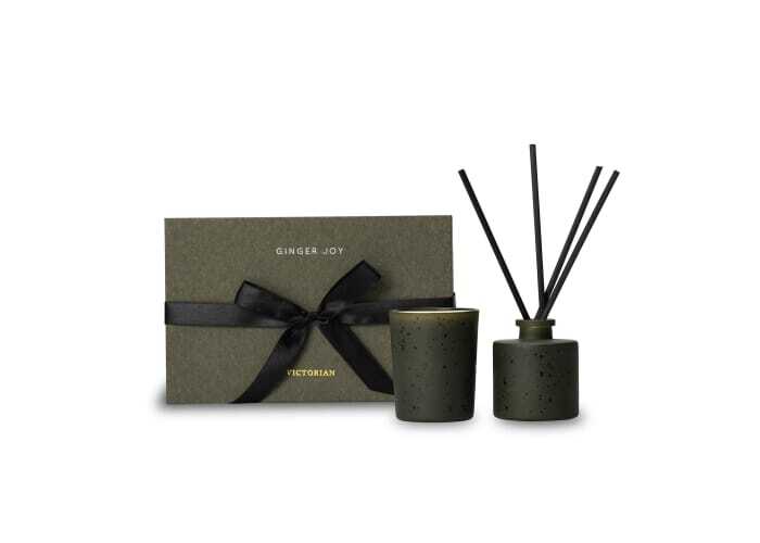 Scented candle and room fragrance Darja in glass