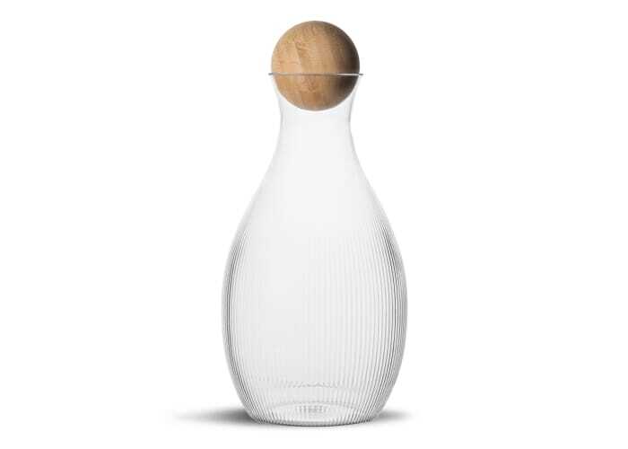 Carafe made of recycled PET 1.4 l with oak lid